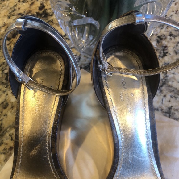 Louis Vuitton/Brown & Gold Wedges - Picture 2 of 8